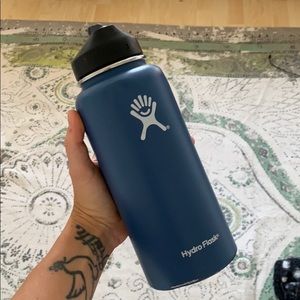 32 oz blue Hydro Flask